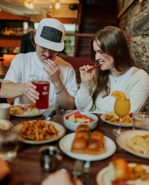 people enjoying brunch together